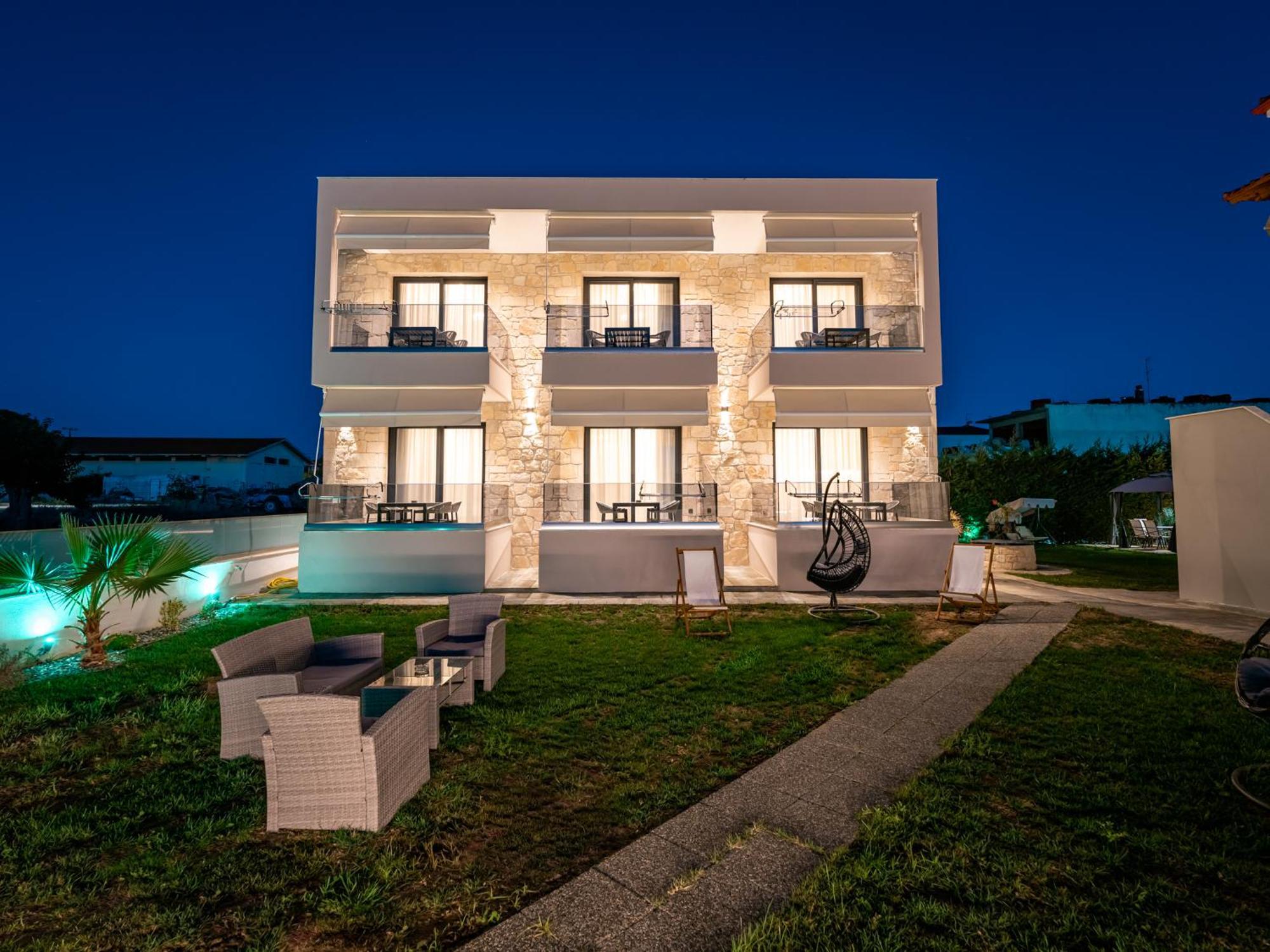 Antony'S Luxury Apartments นิกิติ ภายนอก รูปภาพ