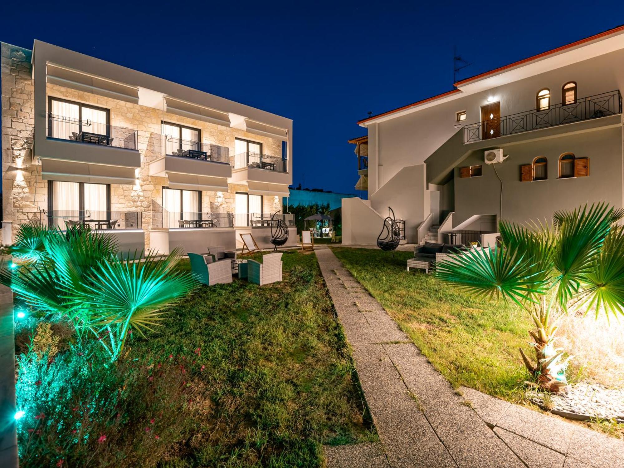 Antony'S Luxury Apartments นิกิติ ภายนอก รูปภาพ
