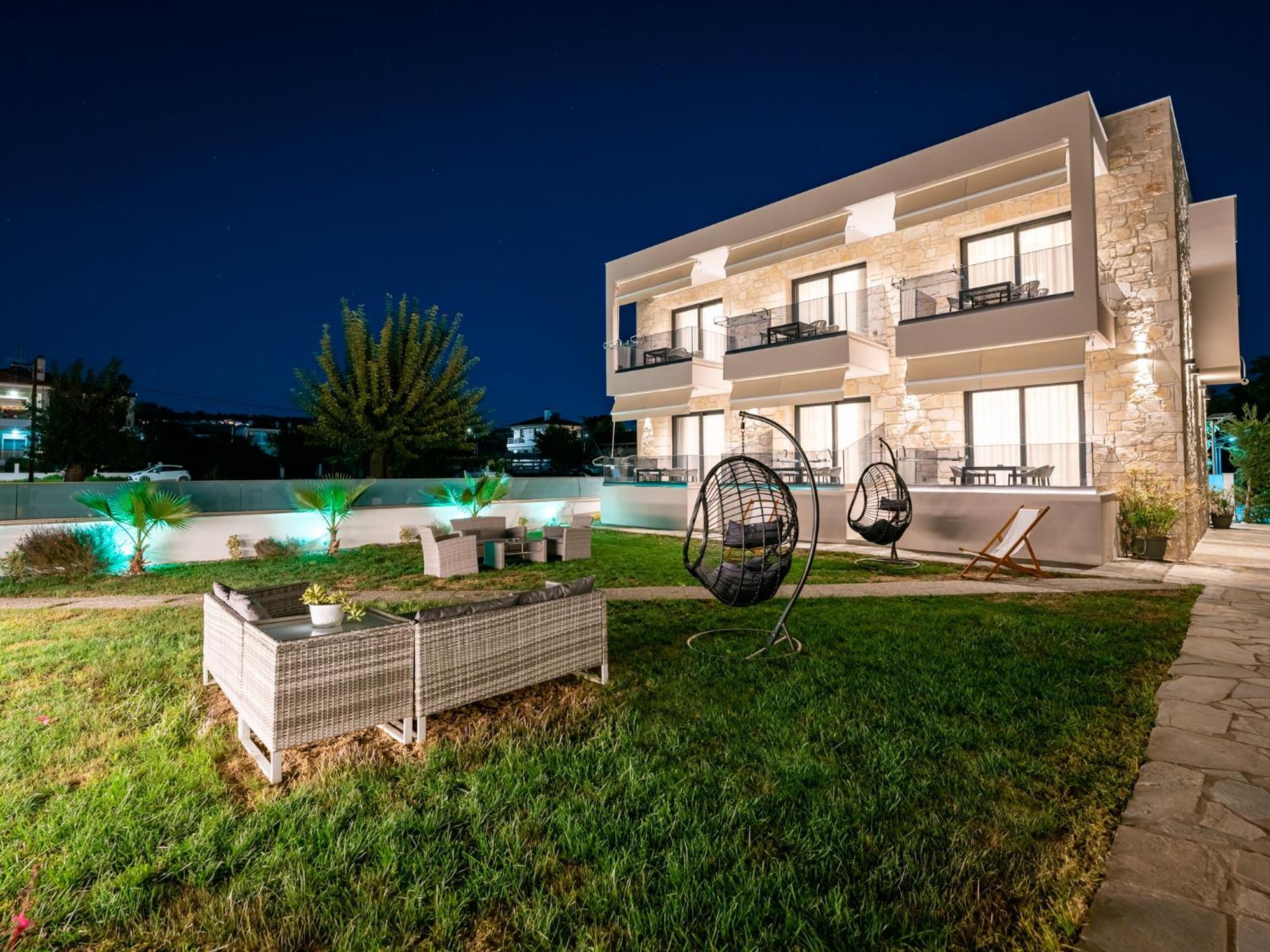 Antony'S Luxury Apartments นิกิติ ภายนอก รูปภาพ