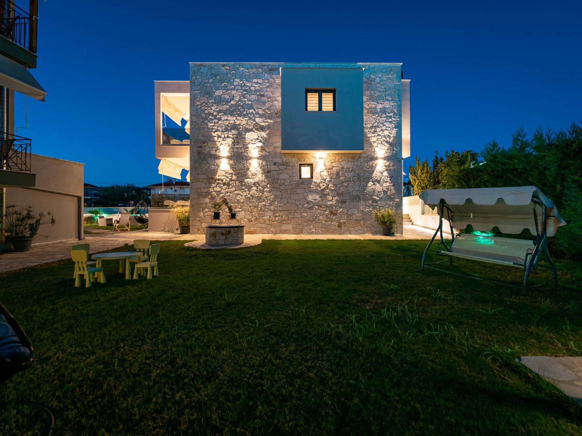 Antony'S Luxury Apartments นิกิติ ภายนอก รูปภาพ