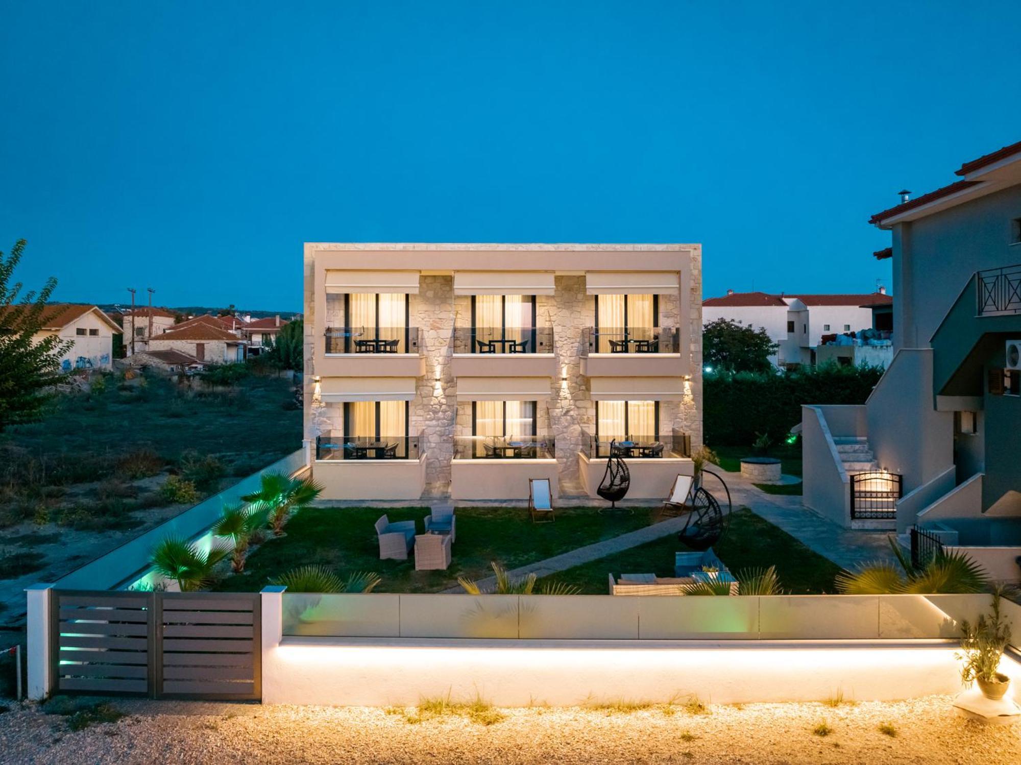 Antony'S Luxury Apartments นิกิติ ภายนอก รูปภาพ