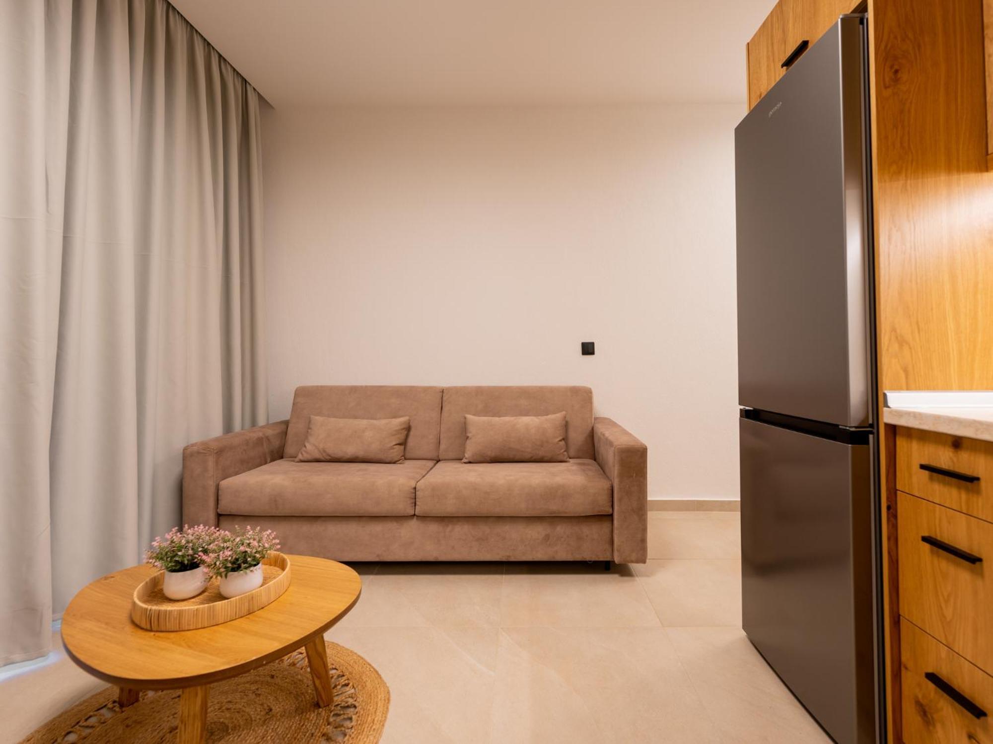 Antony'S Luxury Apartments นิกิติ ภายนอก รูปภาพ