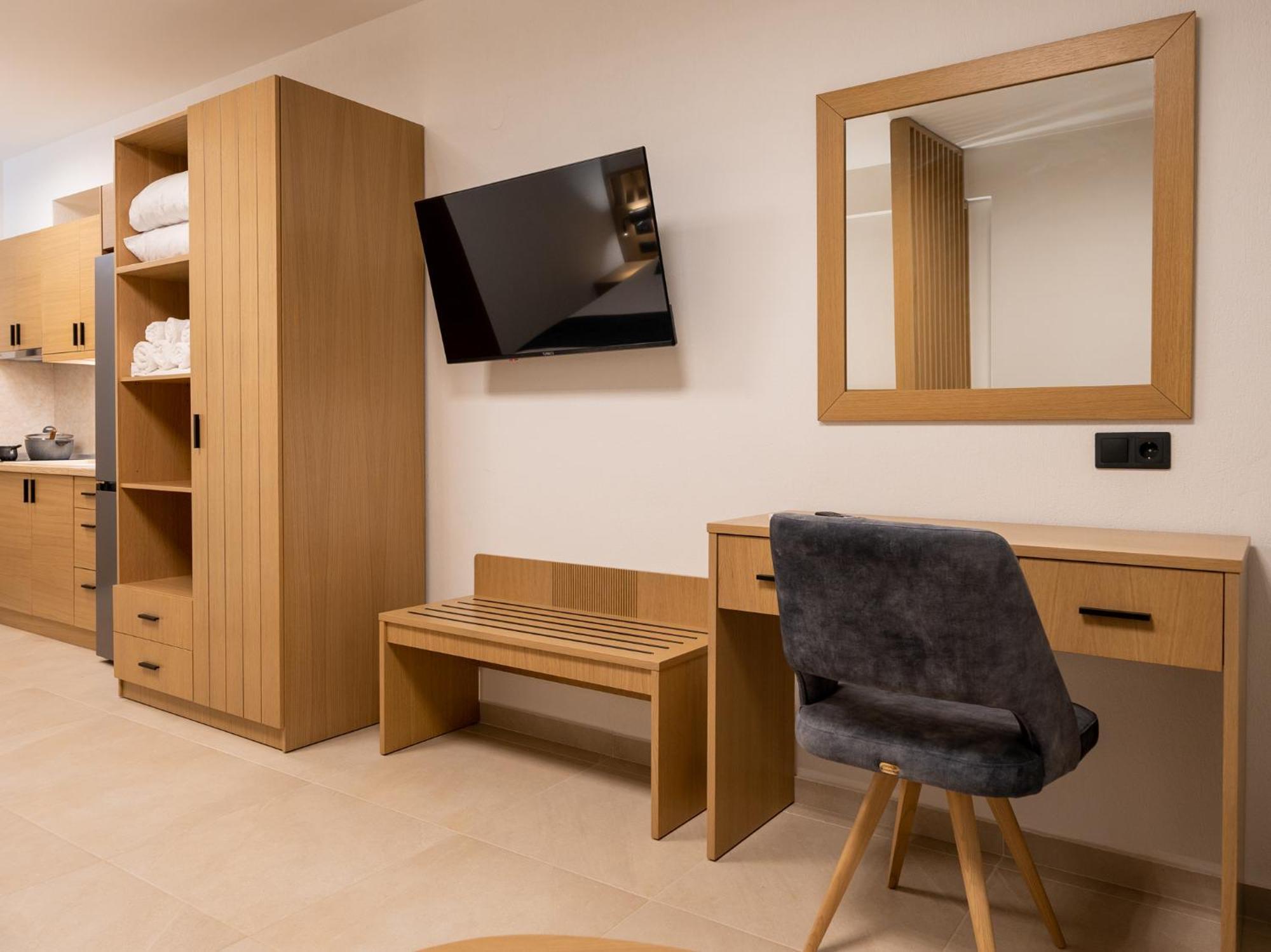 Antony'S Luxury Apartments นิกิติ ภายนอก รูปภาพ